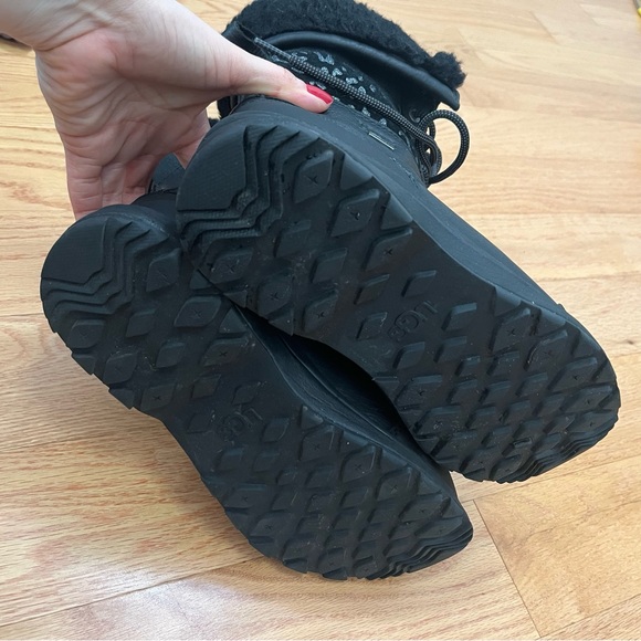 Ugg Adirondack Snow Leopard Winter Boot - Picture 11 of 13